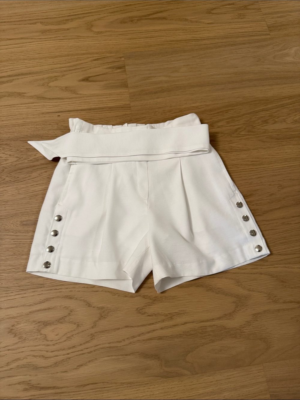 Dynamite White High-Waist Pleated Shorts with Side Buttons - Picture 2 of 6